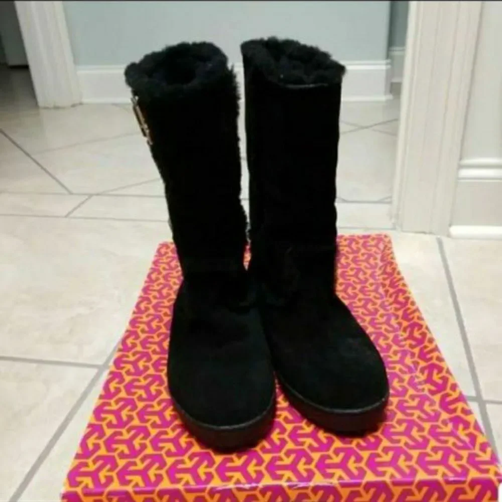 Tory Burch Black Shearling Nadine Amelie Buckle Suede Leather Boots Size 7.5